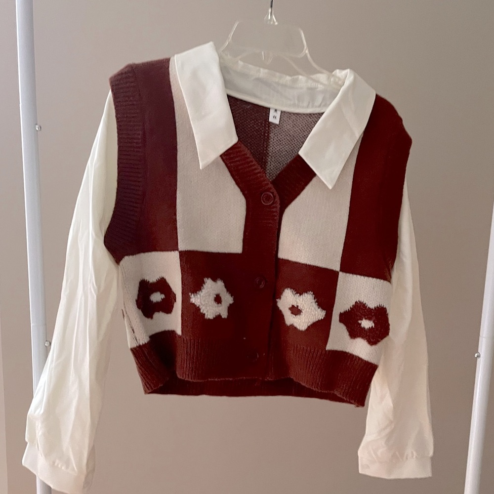 NWOT, Cute Flower Graphic Layered Knit Top, Brown Sweater Vest, Size Sm / Medium